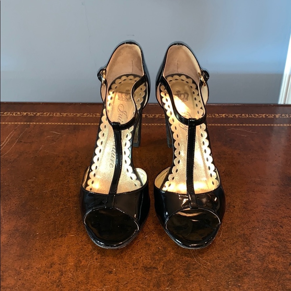 Juicy Couture black patent leather sandal